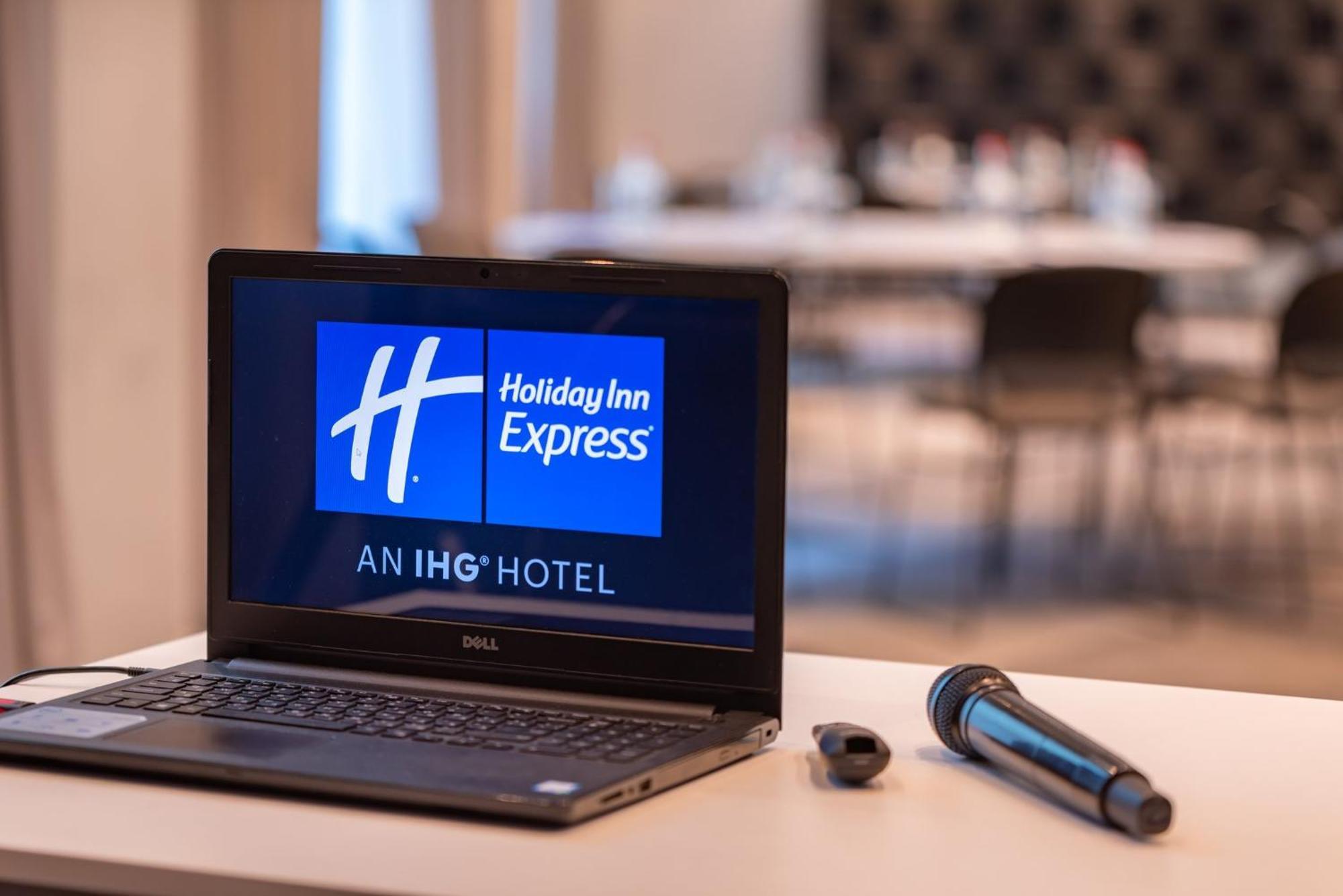 Holiday Inn Express - Yerevan, An Ihg Hotel Dış mekan fotoğraf